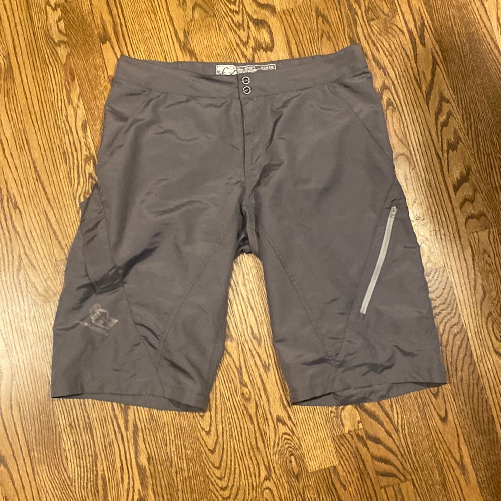 Used Royal Racing Mountain Bike shorts XL